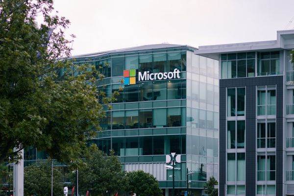 Microsoft face reduceri pentru "îndreptarea păcătoşilor"